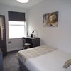 Photo 8: Room 4