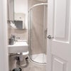 Photo 10: Shared bathroom R4 & R3