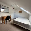 Photo 4: Double bedroom,/ with communal bathroom