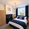 Photo 4: Room 1