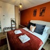 Photo 5: En suite bathroom