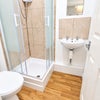 Photo 2: Room 5 ensuite