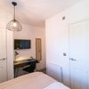 Photo 3: Room 4