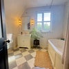 Photo 2: Bathroom -not ensuite but private