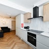 Photo 7: Kitchen