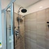 Photo 4: Room C private en-suite bathroom 