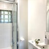 Photo 18: Room 6: Our bathroom is between you and one other 