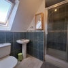 Photo 18: room 6 en-suite