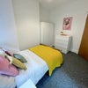 Photo 6: ROOM 4