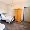 Photo 14: Room 4