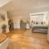 Photo 3: Studio 7 – The Loft