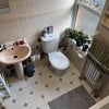 Photo 7: Bathroom with bathtub