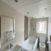 Photo 2: Bathroom 