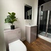 Photo 2: En/suite