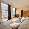 Photo 5: Livingroom