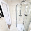 Photo 7: Private ensuite