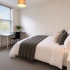 Photo 4: Bedroom