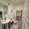 Photo 7: 1 toilet 