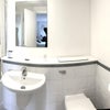 Photo 3: Bathroom En-suite