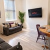 Photo 9: Lounge