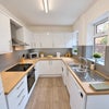 Photo 10: Kitchen
