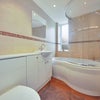 Photo 3: Room 2 Off-Suite Bathroom