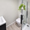 Photo 4: En-Suite