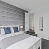 Photo 3: Room 1