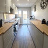 Photo 4: kitchen