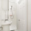 Photo 7: Room 1 ensuite