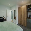 Photo 5: Room 6 - En-suite