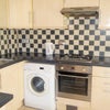 Photo 4: kitchen