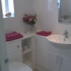Photo 4: shower room