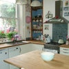 Photo 6: Kitchen