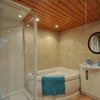 Photo 9: bathroom
