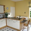 Photo 3: Kitchen