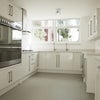 Photo 4: kitchen
