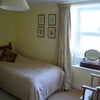 Photo 5: Twin single bedroom