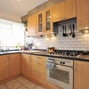 Photo 4: kitchen