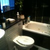 Photo 3: bathroom