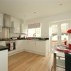 Photo 2: kitchen