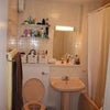 Photo 2: Bathroom