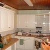 Photo 2: Kitchen