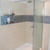 Photo 6: Bathroom (shower)