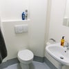 Photo 3: En suite