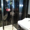 Photo 4: bathroom