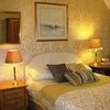 Photo 4: Relaxing well furnished bedroom