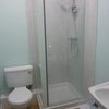 Photo 4: shower room