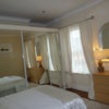 Photo 4: bedroom