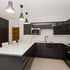 Photo 4: Kitchen